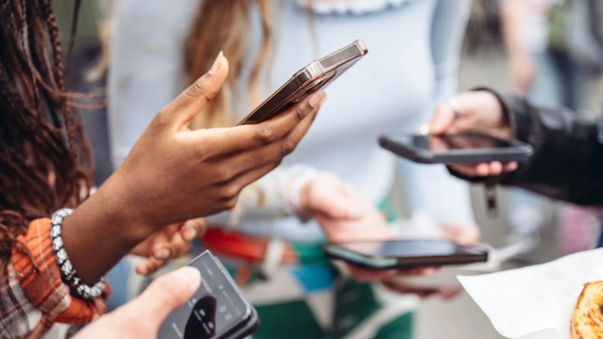 2025 Elections and Social Media: How Platforms Are Changing Public Opinion