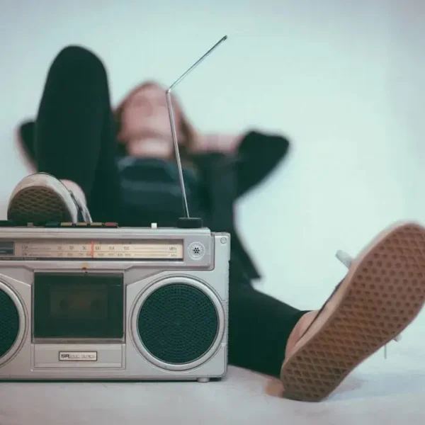 Rádiem: Bringing the World of Radio to Our Fingertips