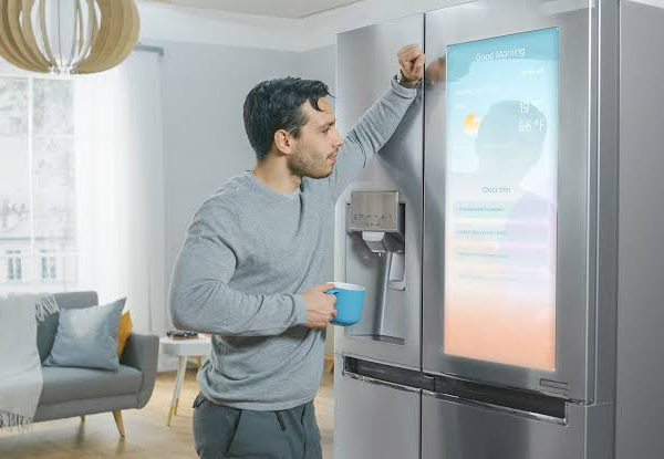 Smart Refrigerator Features That Transform Modern Connected Kitchen Spaces With Advanced Technology